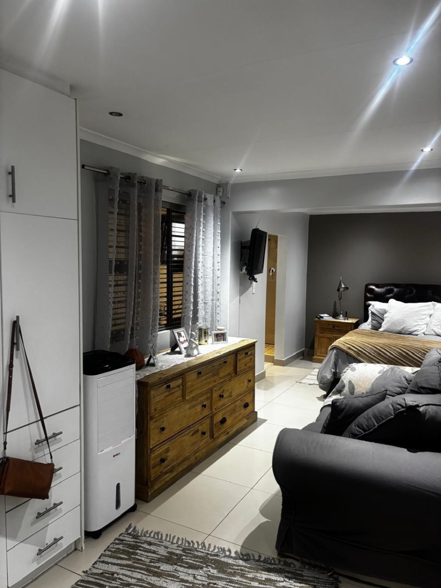 3 Bedroom Property for Sale in Strandfontein Village Western Cape